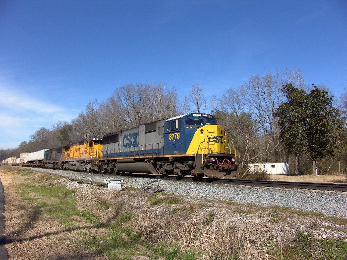 CSX 8779 getting a grease job